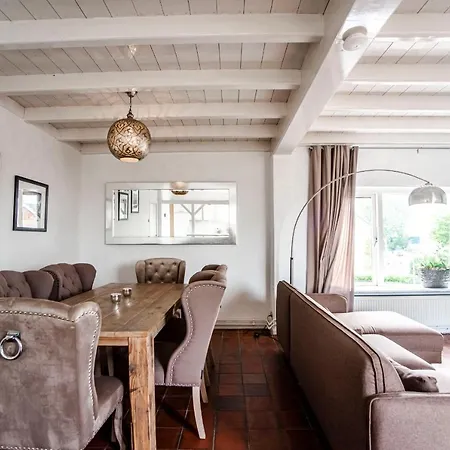 North Spacious 2 Bedroom Appartement